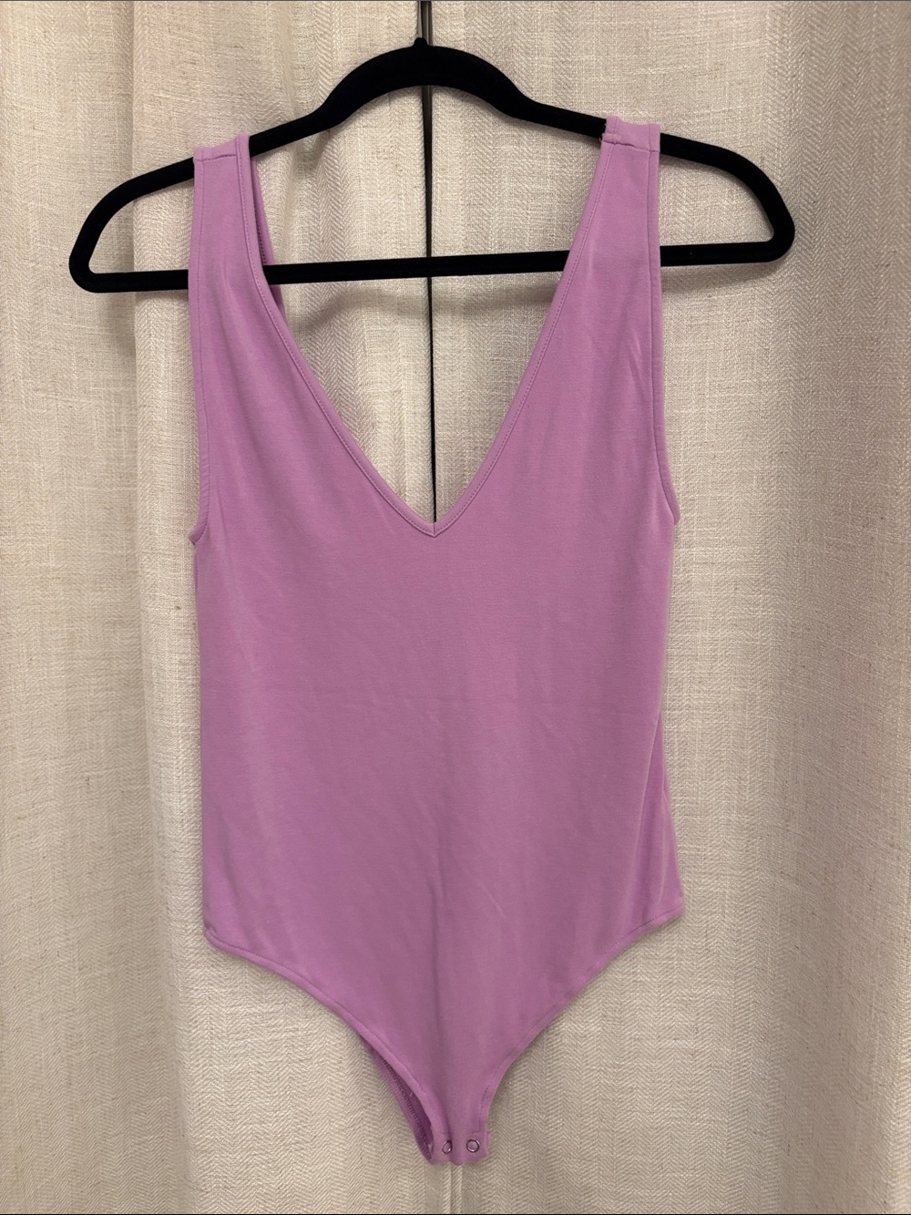Express Lavender Scoop V-Neck Bodysuit